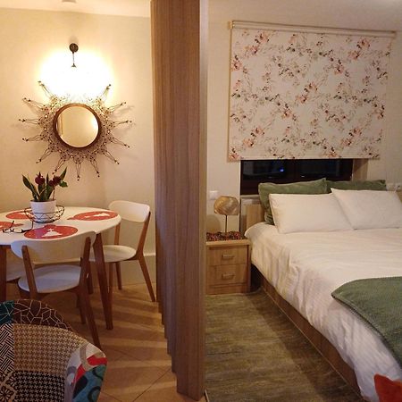 Το Σπίτι Της Ευτυχίας Στούντιο Appartement Karpenisi Buitenkant foto